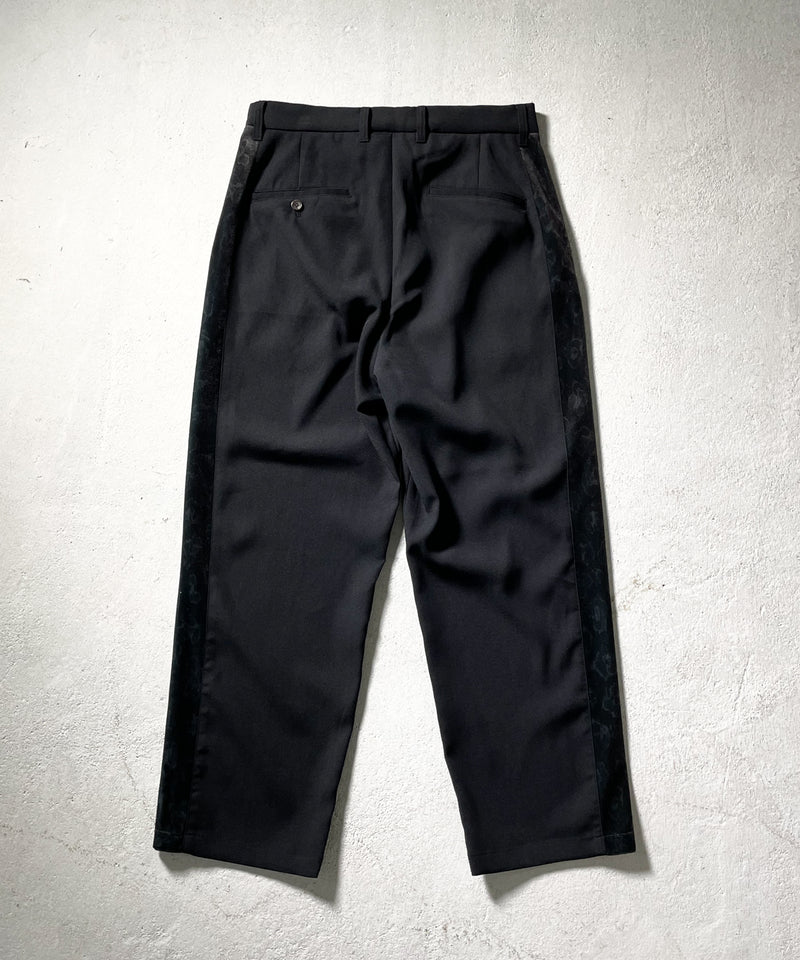 SIDE LINE TUCK SLACKS