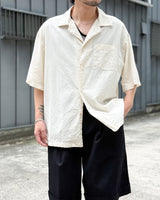 UNEVEN OPEN COLLAR S/S SHIRT