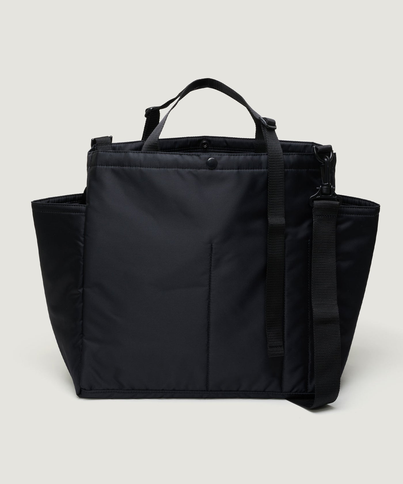 BAGSINPROGRESS / CARRY-ALL BEACH BAG BLACK PUFFER NYLON TWILL 