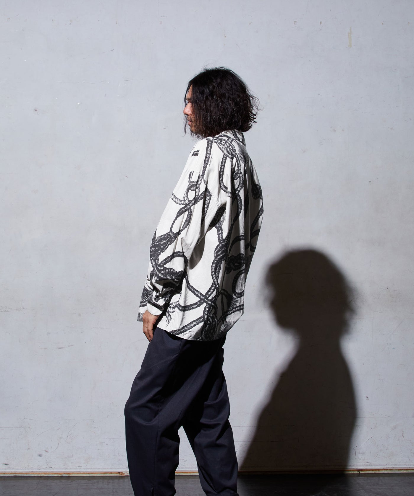 新品 EGO TRIPPING エゴトリッピング 長袖シャツ ストライプ 白 L 新品 EGO TRIPPING エゴトリッピング 長袖シャツ ストライプ 白