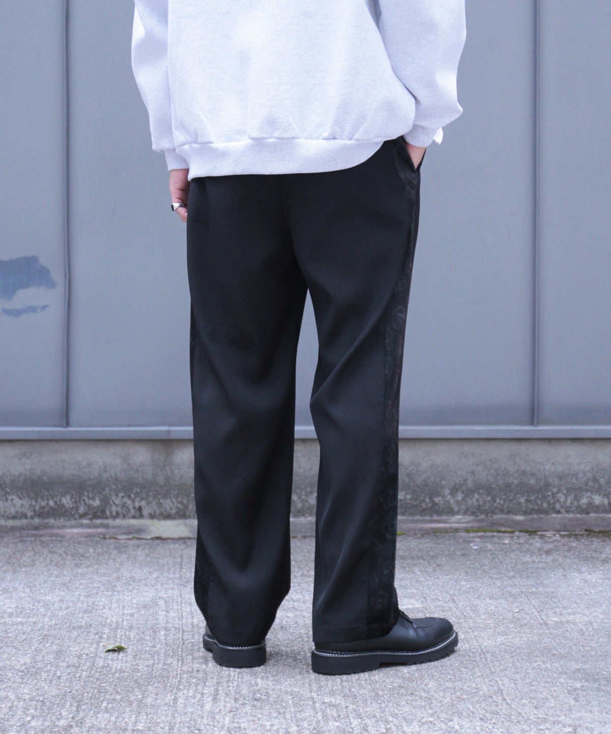 ぶたぶーた DELUXE ZOOT ¥28000+TAX ポリエステル/ポリウレタン混紡を使用