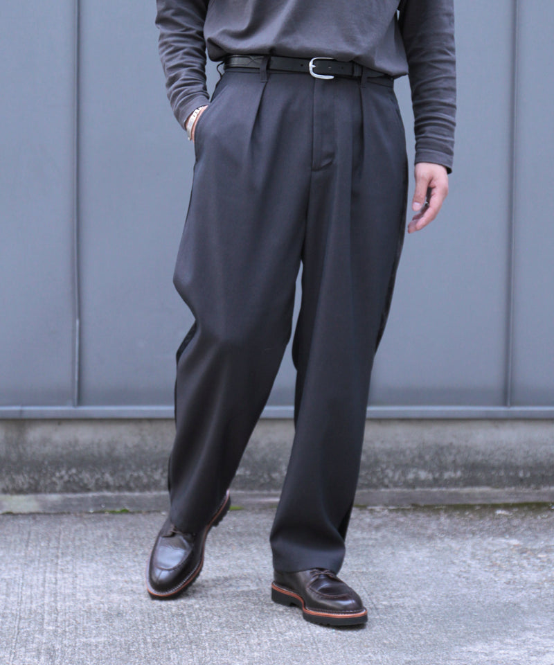 SIDE LINE TUCK SLACKS