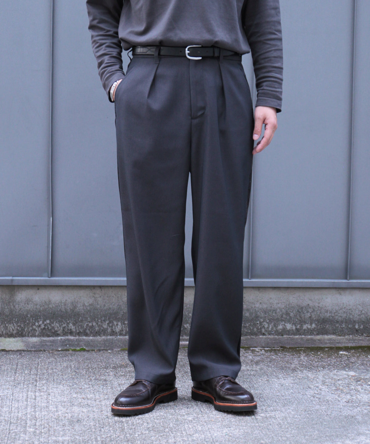 ブエナビスタBUENA VISTA EAZY TUCK SLACKS BK L BUENA VISTA ブエナビスタ / SIDE LINE TUCK SLACKS サイドライン