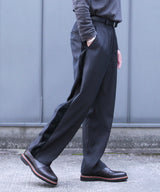 SIDE LINE TUCK SLACKS