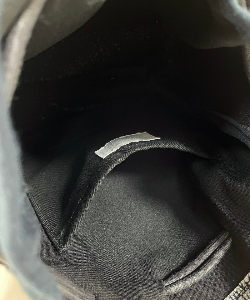 REMAKE POUCH-001