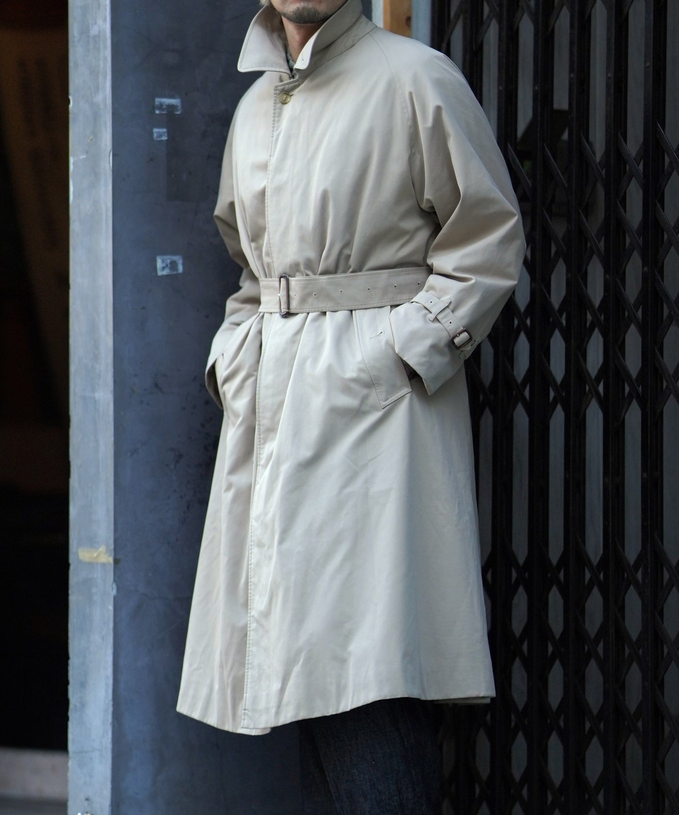 Burberry グレー ライダーコート AIM06167_1400x.jpg?v=1677576741